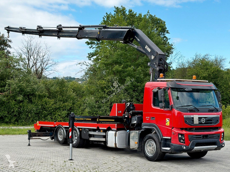 شاحنة Volvo 370 * Abschleppwagen 7,90m * KRAN/FUNK