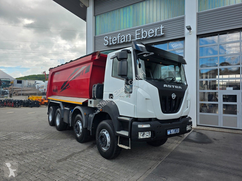 شاحنة Iveco Astra HD9 84.50-80 8x4 Muldenkipper...