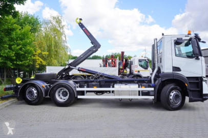 Камион мултилифт с кука Iveco нови