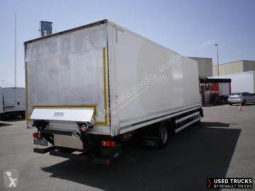شاحنة عربة مقفلة Renault
