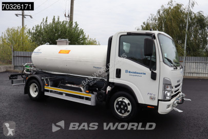 Camión cisterna Isuzu nuevo