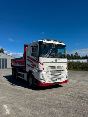Камион самосвал Volvo
