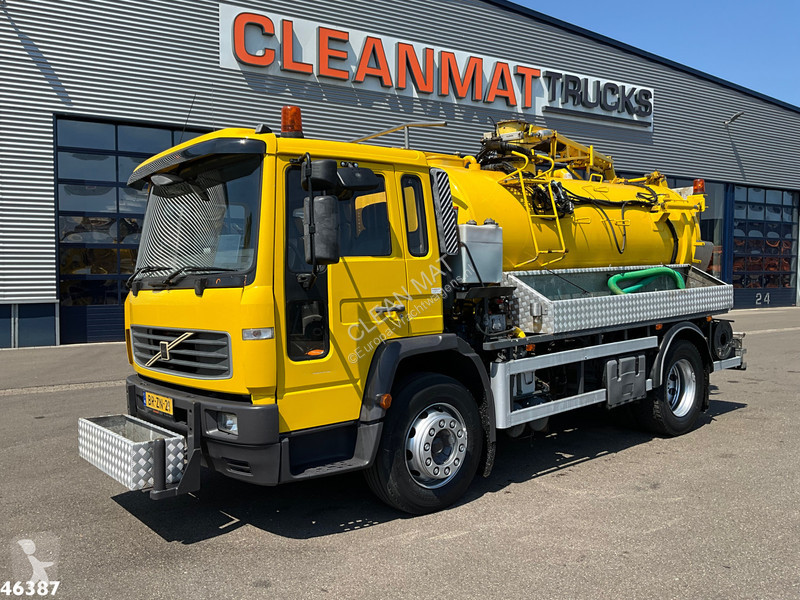 شاحنة Volvo 220 Kolkenzuiger 5m³ Just 147.623 km!