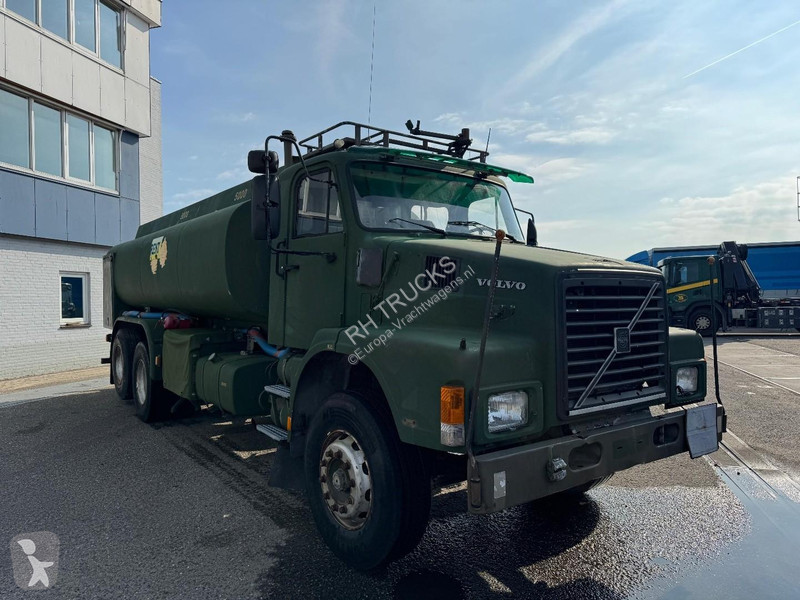 شاحنة Volvo 6X4 Robson-Drive + TANK 14.000 LITER