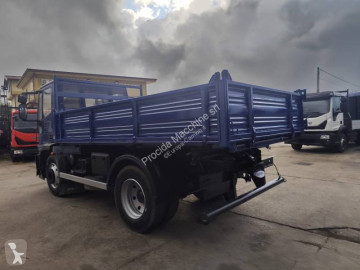 شاحنة قلابة ذات تفريغ خلفي وجانبي Iveco
