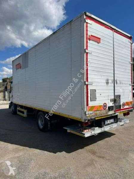 شاحنة Renault MIDLUM 240