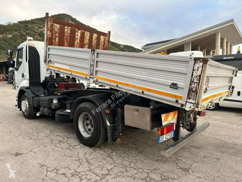 شاحنة Renault 330