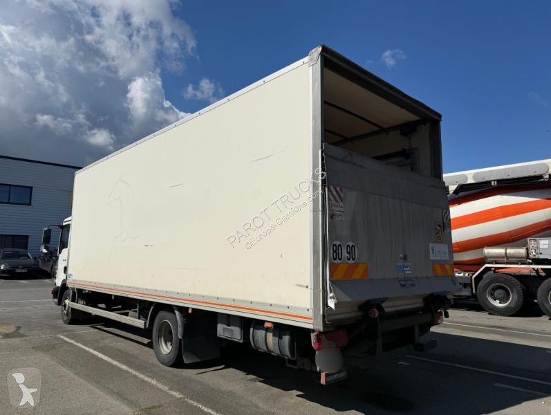 Camion MAN 12.180