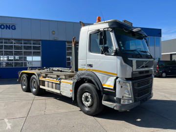 شاحنة ناقلة حاويات متعددة الأغراض Volvo
