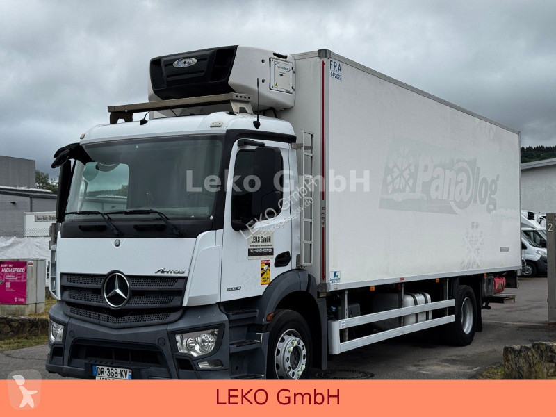شاحنة Mercedes 1830 Mit Carrier Sp 850