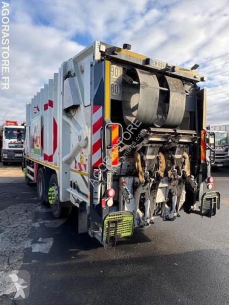 Vehículo de limpieza viaria Scania P280