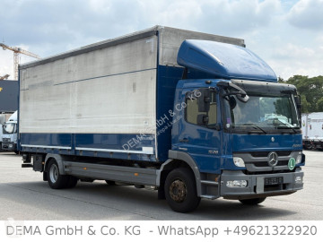 شاحنة مغطاة Mercedes