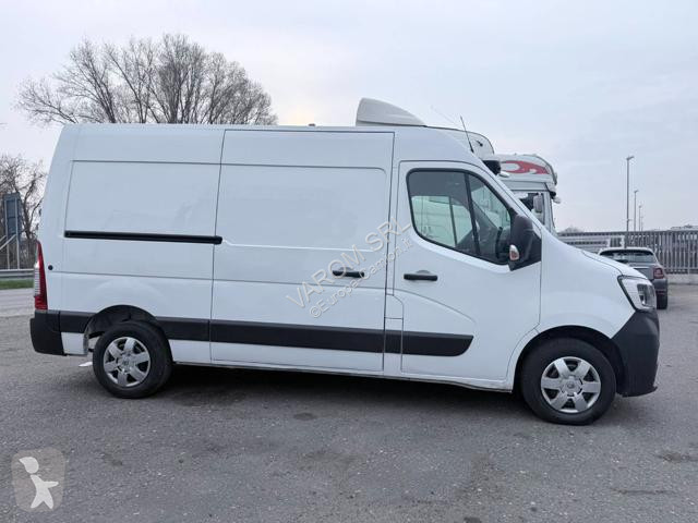 Грузовик Renault MASTER