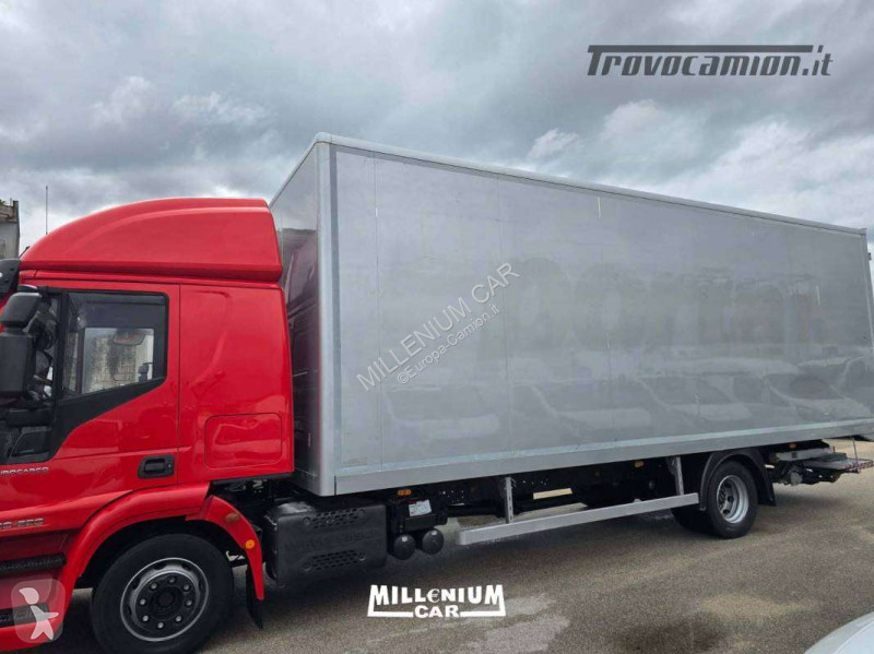 Camion Iveco 120E22 FURGONE 7,70 (2018)