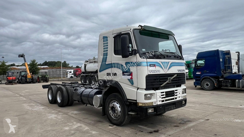 شاحنة Volvo 12420 (LAMES / STEEL SUSP. / BOITE...