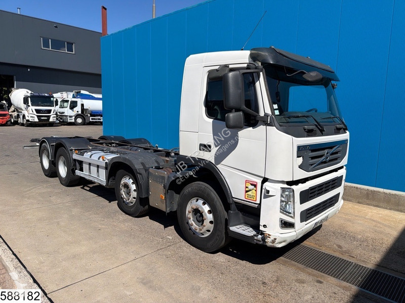 Lastbil Volvo 8x4, Euro 5, PTO, Steel spring...