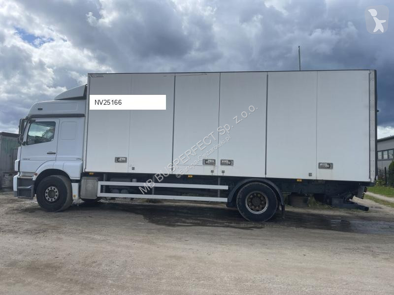 Vrachtwagen Mercedes 1829 18 europalet