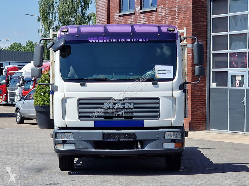 شاحنة MAN 12.210 - HIAB 077 DUO Crane / Grua -...