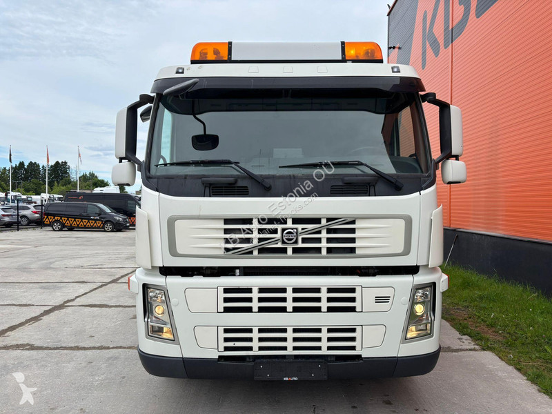 شاحنة Volvo 300 4x2 HIAB 144ES-4 / BOX L=5518 mm