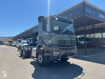 Camión chasis Mercedes nuevo