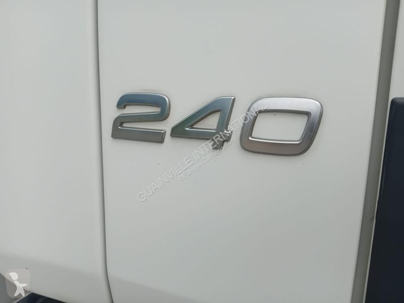 شاحنة Volvo 240 FL