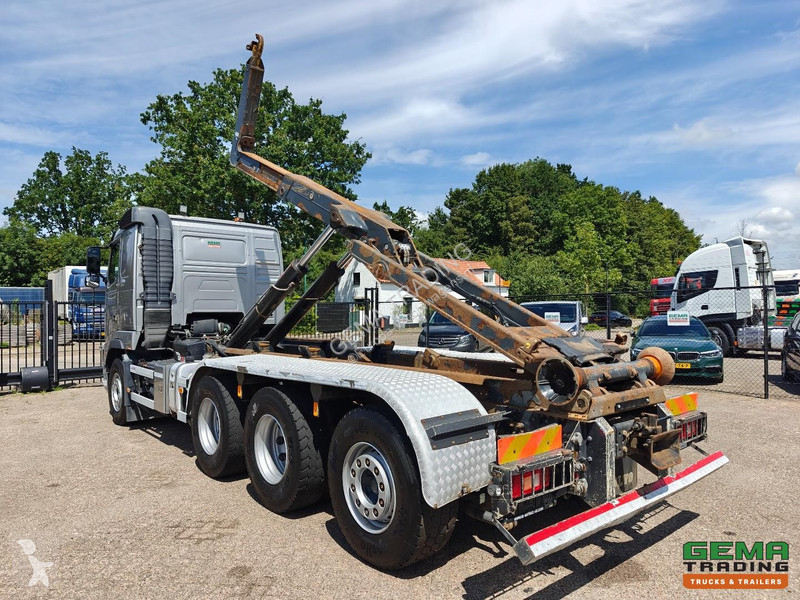 شاحنة Volvo 500 8x4/4 Sleeper Cab Euro5 - Hiab...