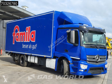 Mercedes mono temperature refrigerated truck