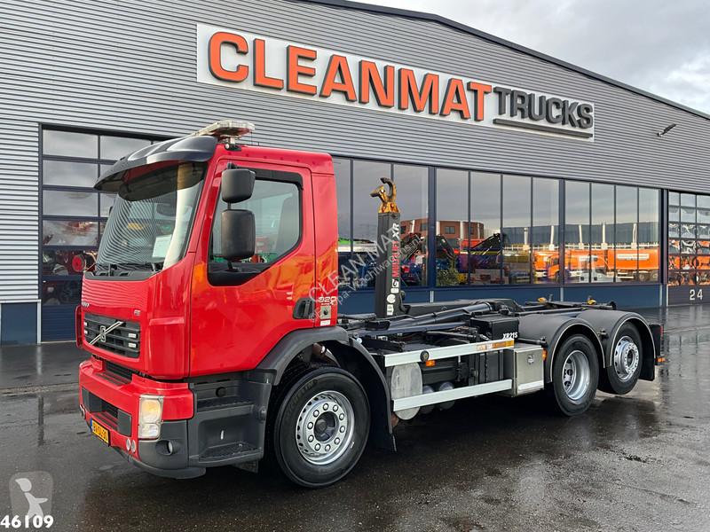 شاحنة Volvo 320 Multilift 21 Ton haakarmsysteem...