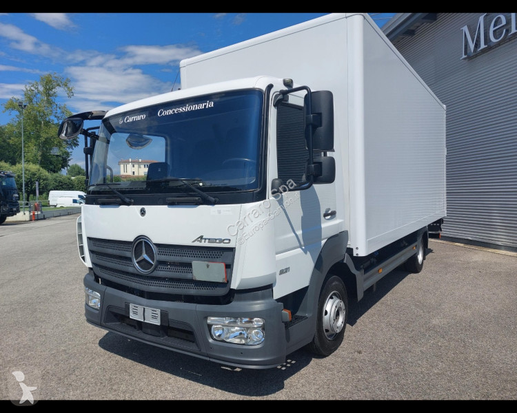 شاحنة Mercedes III WL 821