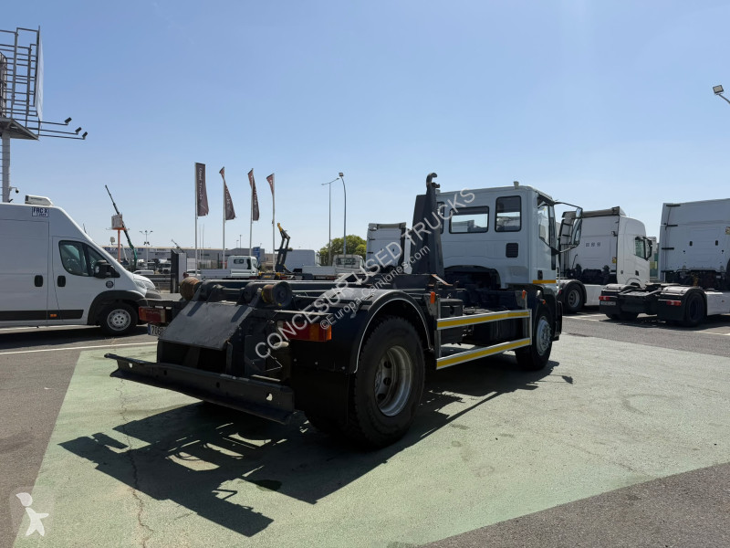 شاحنة Iveco  180E28