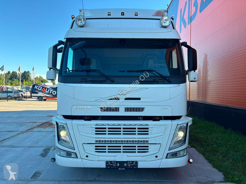 شاحنة Volvo 330 4x2 BOX L=7647 mm