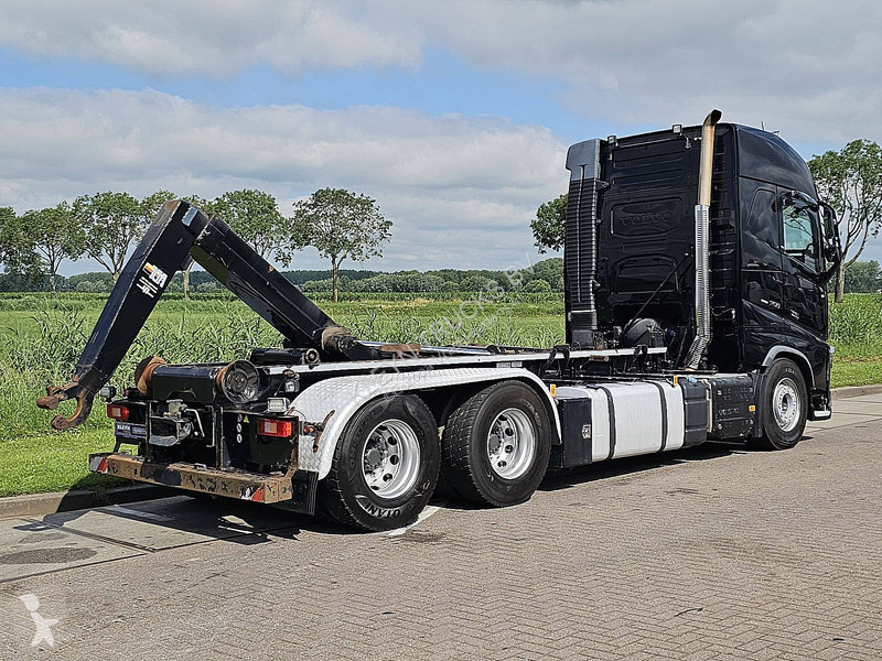شاحنة Volvo 750 6X4 LIFTAXLE RETARD.