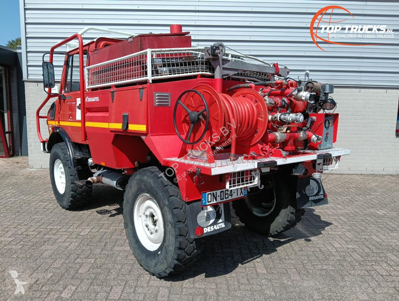 Camion Mercedes U 1200 4x4 -1,150 liter water...