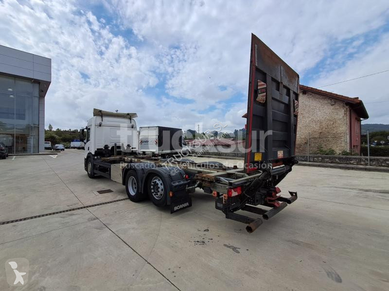 شاحنة Scania ejes 6x2*4 500.26 CHASIS