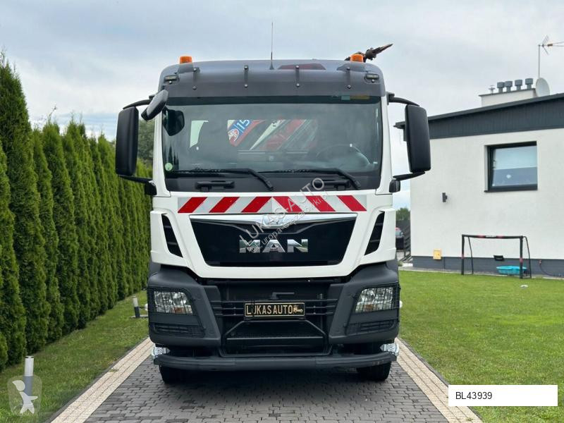 شاحنة MAN TGS 440 / 8x4 /CRANE HMF 1530/ TIPPER