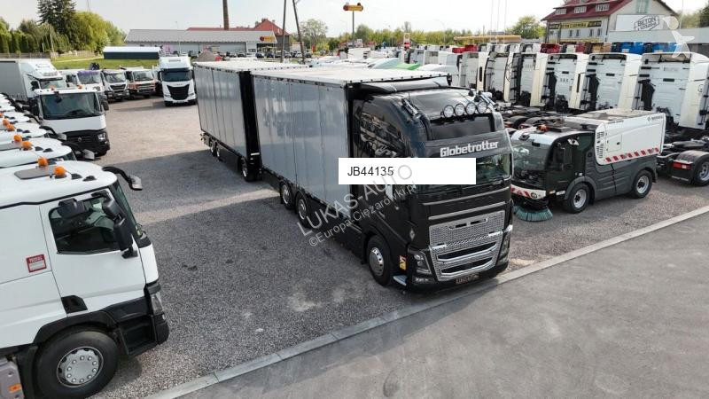 شاحنة مقطورة Volvo