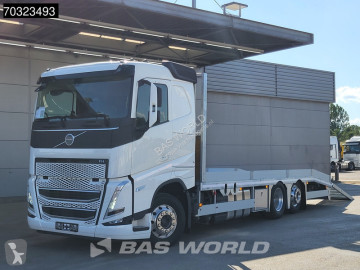 Camión portacoches Volvo nuevo