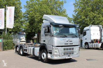Camión chasis Volvo