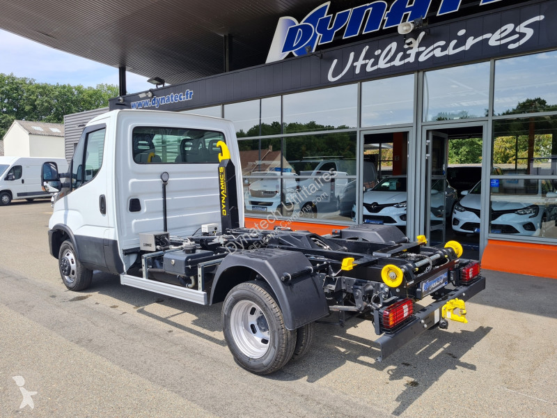 Véhicule utilitaire Iveco DAILY CCB 35C16H...
