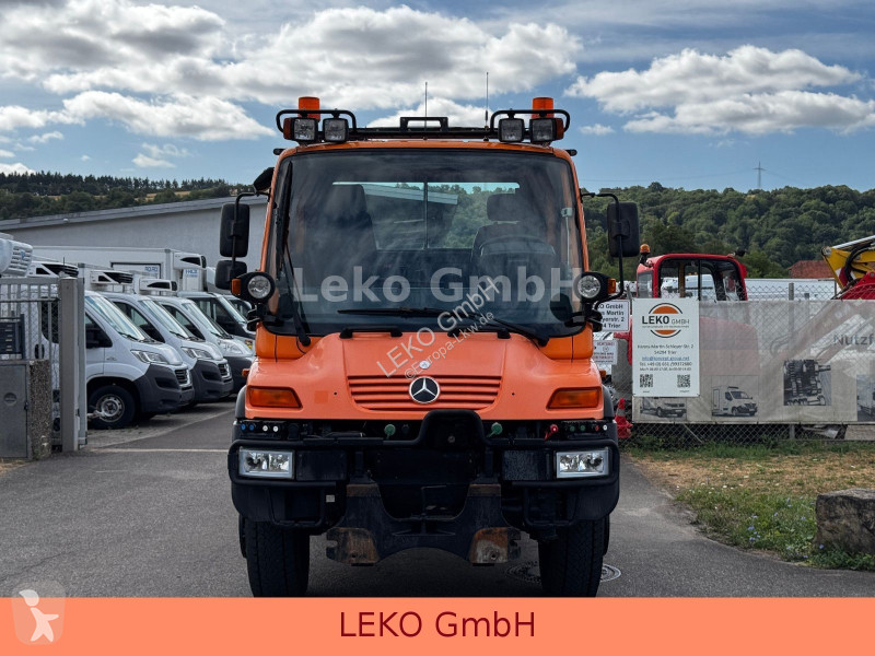 شاحنة Mercedes UNIMOG U400