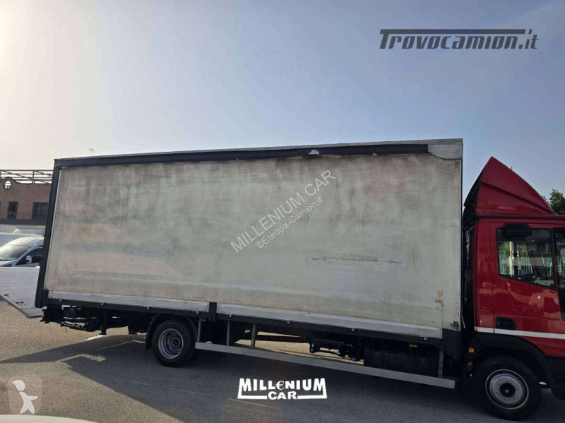 شاحنة Iveco 75E17 CENTINATO 6,80 SPONDA