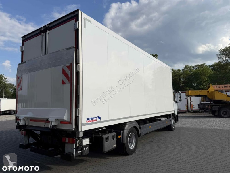 شاحنة Mercedes ATEGO CHŁODNIA SCHMITZ CARRIER...