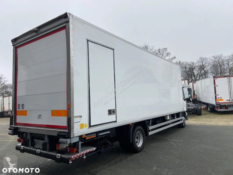 شاحنة Renault  MIDLUM 220 DXI 16 T  CARRIER...