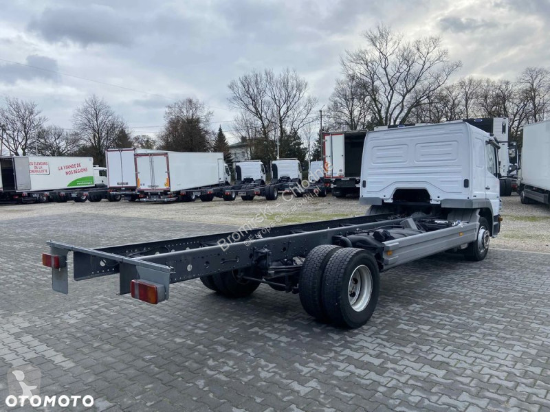 شاحنة Mercedes ATEGO 1318  PODWOZIE SYPIAA