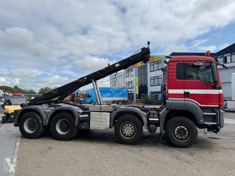 شاحنة MAN 41.400 8X4 EURO 6 + 30 TON CABLE LIFT