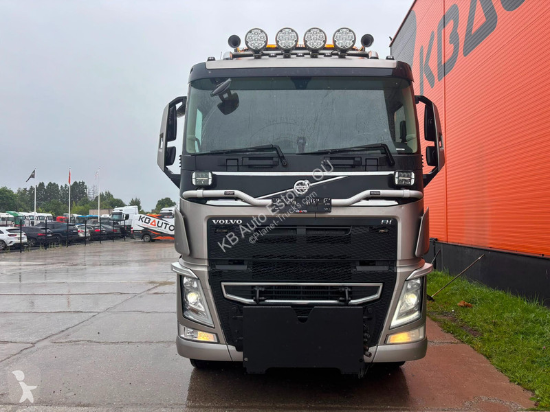 شاحنة Volvo 540 6x4 TANDEM AXLE LIFT / BOX...