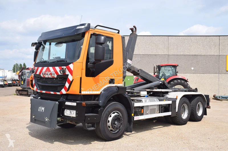 شاحنة Iveco 360 +Waf 20t.hooklift