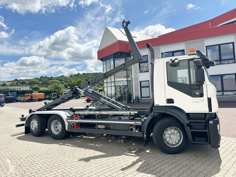 شاحنة  Stralis AD260S36 6x2/4 Stralis AD260S36...