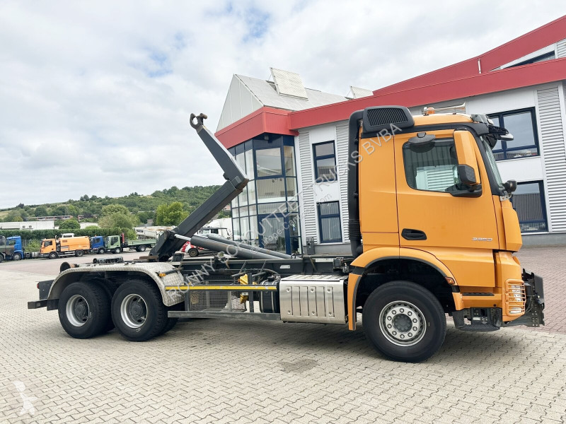 شاحنة Mercedes Arocs 3353 6x4 Arocs 3353 6x4...