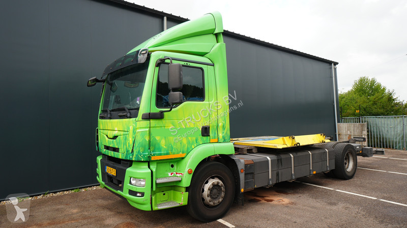 شاحنة  1824 electric chassis truck 188.300km
